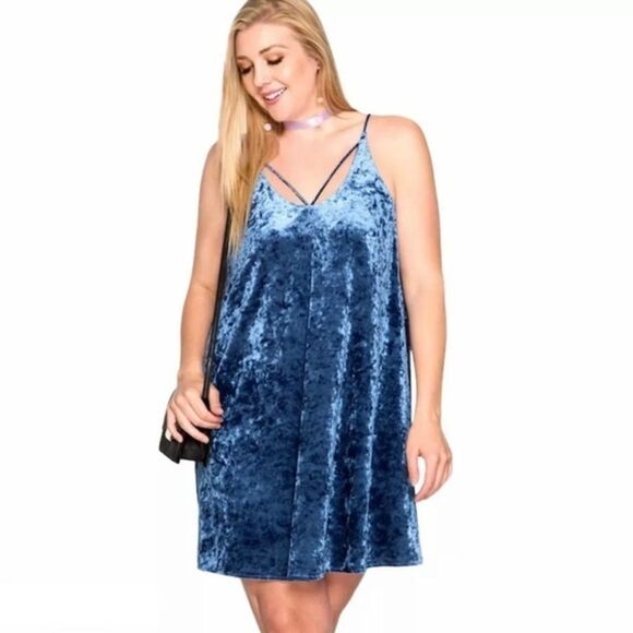 SALE ❗️ Woman’s She & Sky Crushed‎ Blue Velvet Cami Swing Dress - Picture 2 of 6